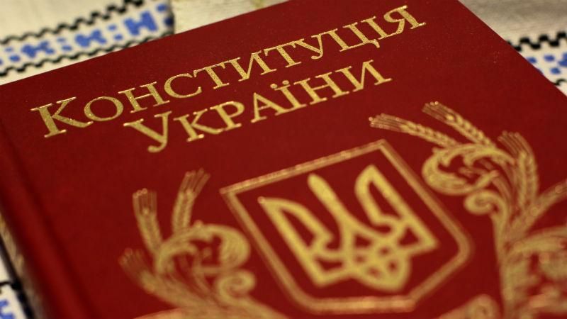 Як пройшов напружений день у Раді: блокування трибуни, театральні постанови та таємні переговори