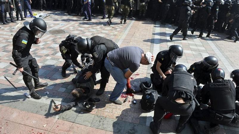 Помер другий нацгвардієць, поранений під Радою Помер другий нацгвардієць, поранений під Радою