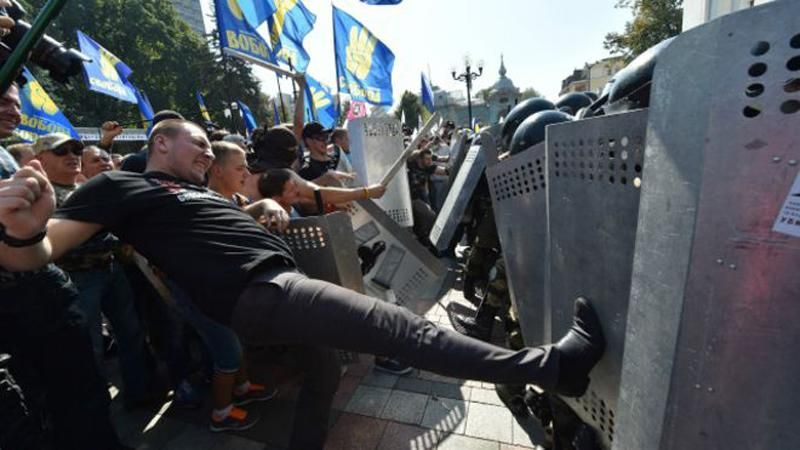 Лікарі завчасно "похоронили" ще одного нацгвардійця, пораненого у Києві Лікарі завчасно "похоронили" ще одного нацгвардійця, пораненого у Києві