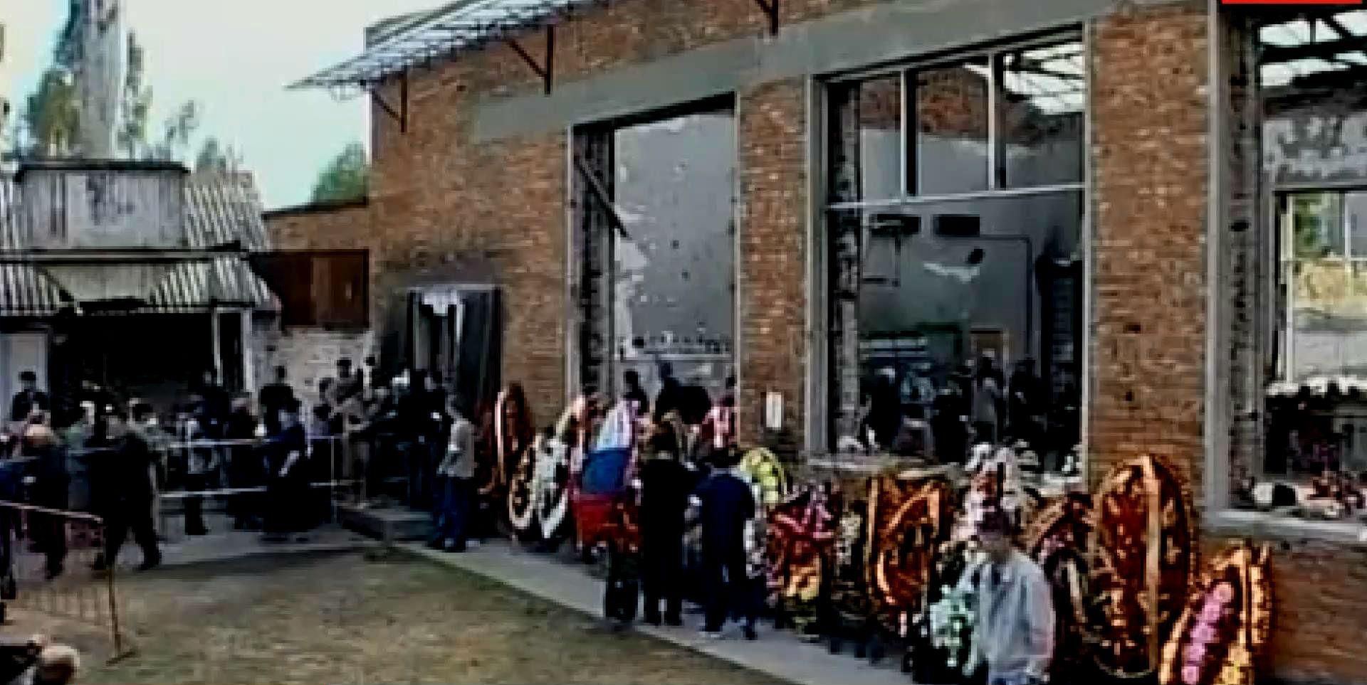 11 лет назад произошла крупнейшая трагедия в школе — теракт в Беслане 11 лет назад произошла крупнейшая трагедия в школе — теракт в Беслане