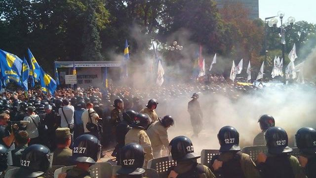 Один из раненых нацгвардейцев при смерти, — Геращенко