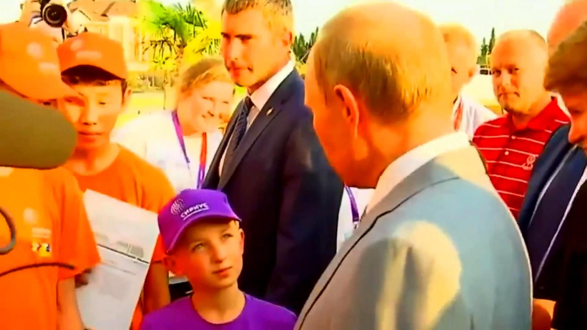 Путін виправдовувався перед дитиною за падіння рубля