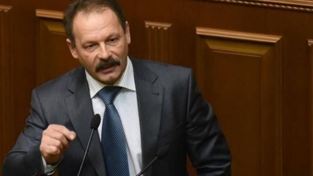 Гройсман поручил регламентному комитету разобраться в драке между нардепами Гройсман поручил регламентному комитету разобраться в драке между нардепами