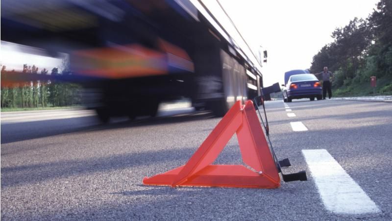 Сталася страшна ДТП за участю військового БТР: загинули дві людини Сталася страшна ДТП за участю військового БТР: загинули дві людини