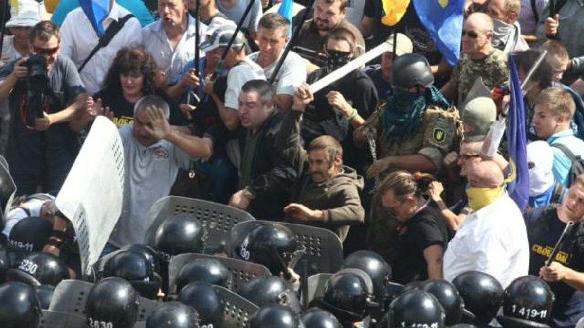 З’явились дані про підозрюваних, причетних до сутичок під Радою