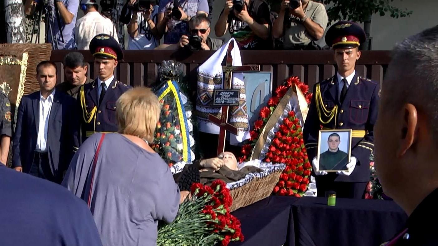 Попрощались з першим бійцем, який загинув під Радою