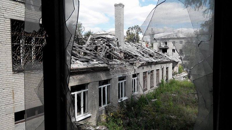 Моторошні кадри зі школи у Пісках Моторошні кадри зі школи у Пісках