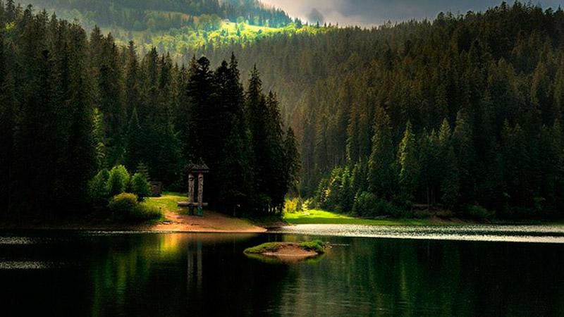 Самое красивое озеро Украины на грани экологической катастрофы