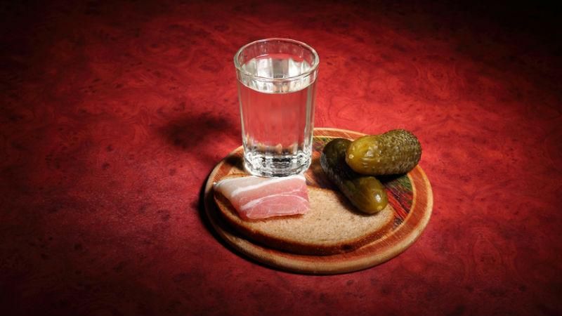 Муселец, спотыкач и мокруха: что пили украинцы в древности Муселец, спотыкач и мокруха: что пили украинцы в древности