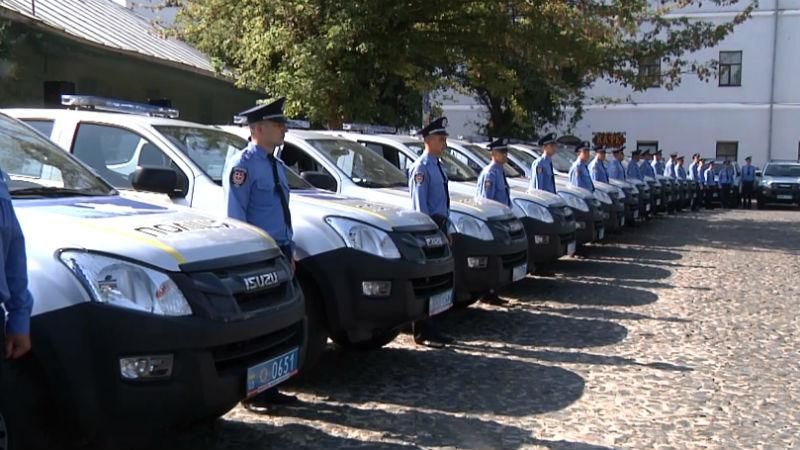 Євросоюз передав для України сучасні патрульні автівки вартістю у півтора мільйона євро