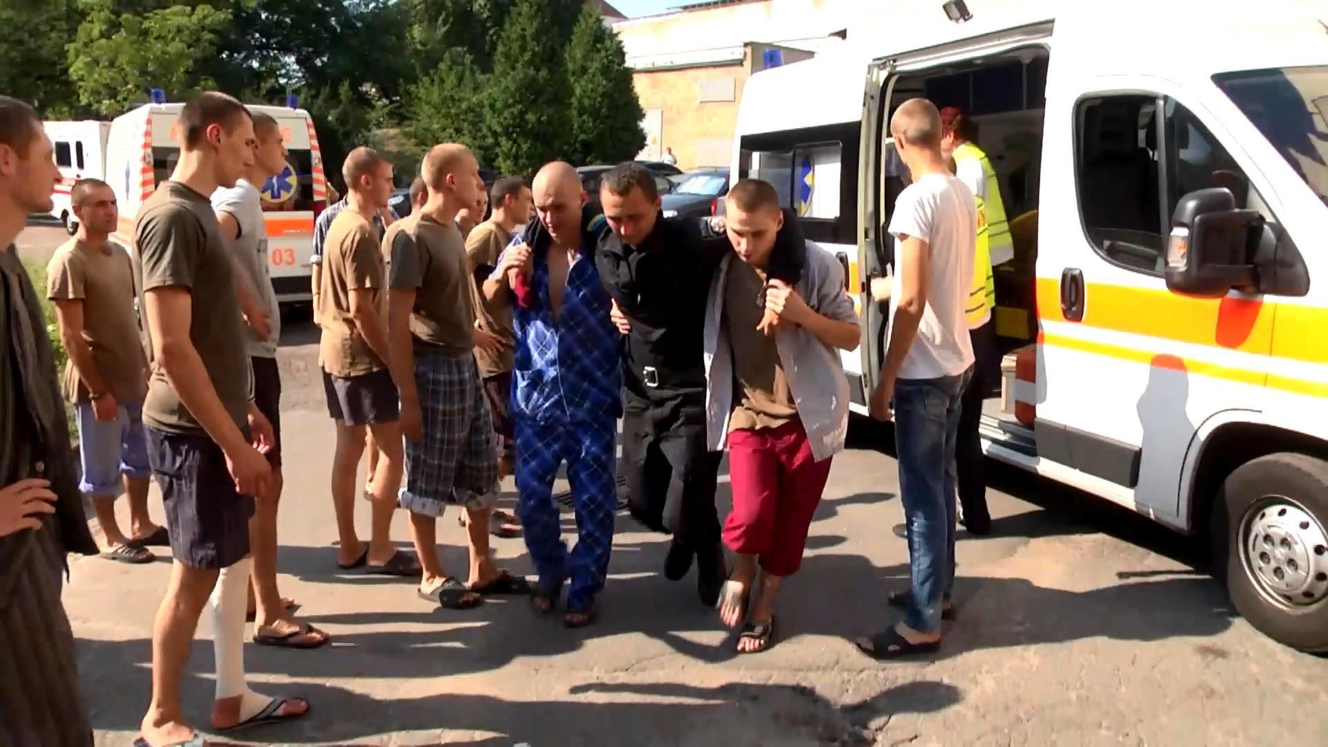 Четверо правоохоронців з-під Ради досі у важкому стані, — Богомолець Четверо правоохоронців з-під Ради досі у важкому стані, — Богомолець