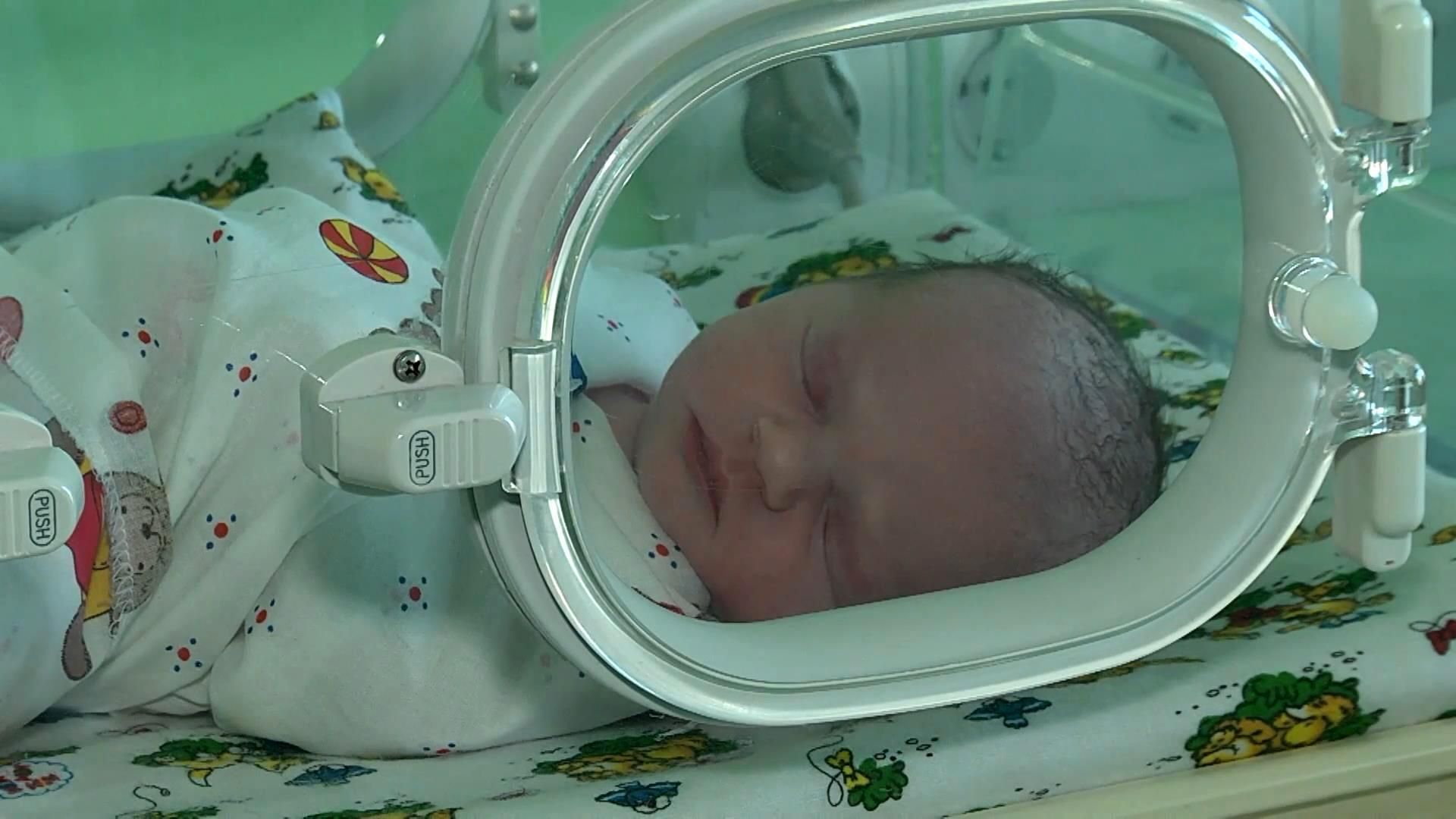 Впервые в Украине младенцам начали оформлять свидетельство в роддоме