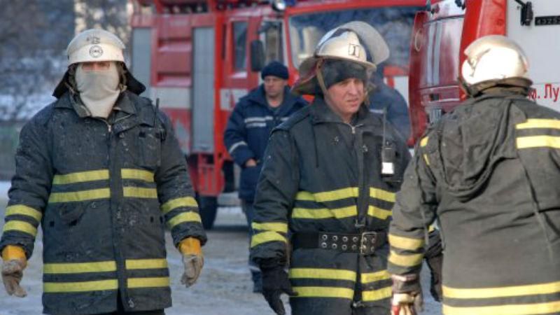 Київ знову палає: вночі загорівся житловий багатоповерховий будинок
