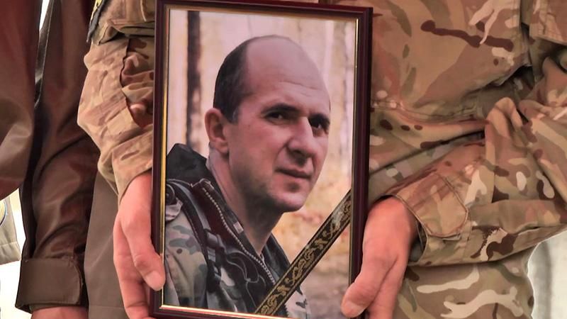 Україна попрощалася з загиблим волонтером Україна попрощалася з загиблим волонтером