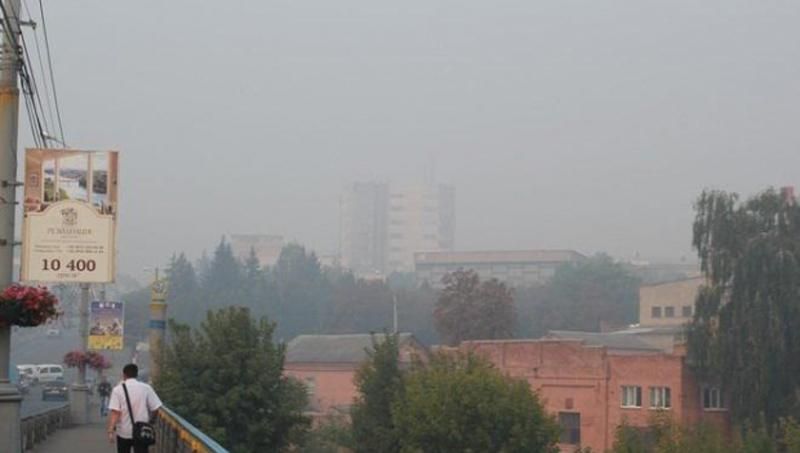 Фотофакт: Вінниця у густому диму вже другий день поспіль