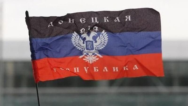 Будинок "парламенту" у Донецьку оточила бронетехніка, — очевидці