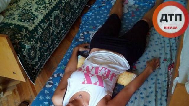 Жінка збила дівчину та підмовила лікаря, щоб той "не побачив" серйозних травм Жінка збила дівчину та підмовила лікаря, щоб той "не побачив" серйозних травм