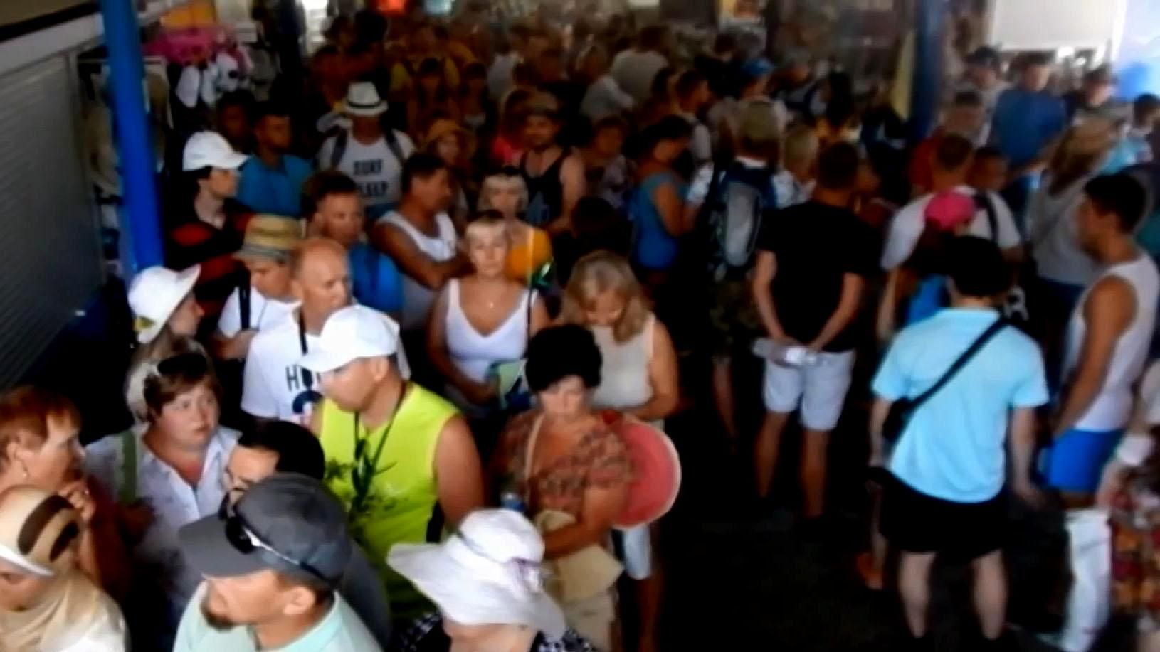 Британский сторонник "русского мира" показал завершение лета в Крыму Британский сторонник "русского мира" показал завершение лета в Крыму