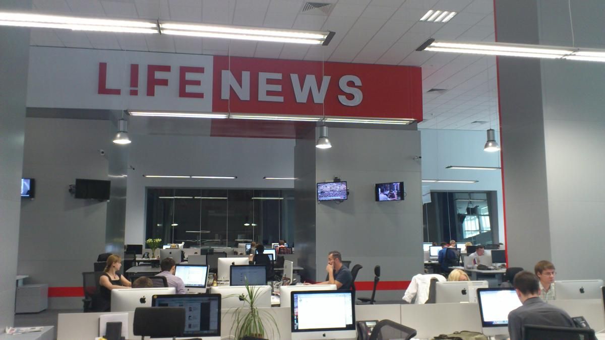 Знімальну групу одіозного телеканалу LifeNews не впустили до Молдови
