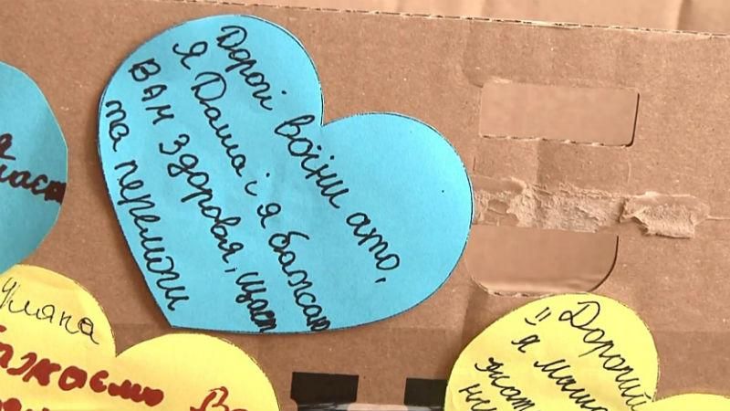 Дитяча кулінарна сотня: діти створюють для військових макарони у вигляді тризубів Дитяча кулінарна сотня: діти створюють для військових макарони у вигляді тризубів