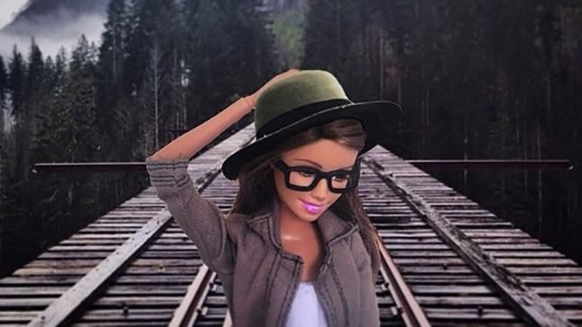 Барбі в Instagram вдало тролить хіпстерів Барбі в Instagram вдало тролить хіпстерів