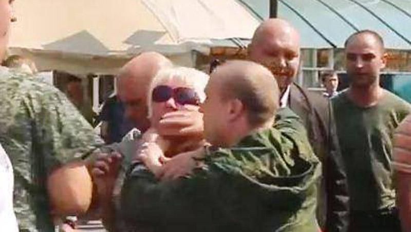 Як терористи розбираються з мирними жителями: вражаючий фотофакт Як терористи розбираються з мирними жителями: вражаючий фотофакт