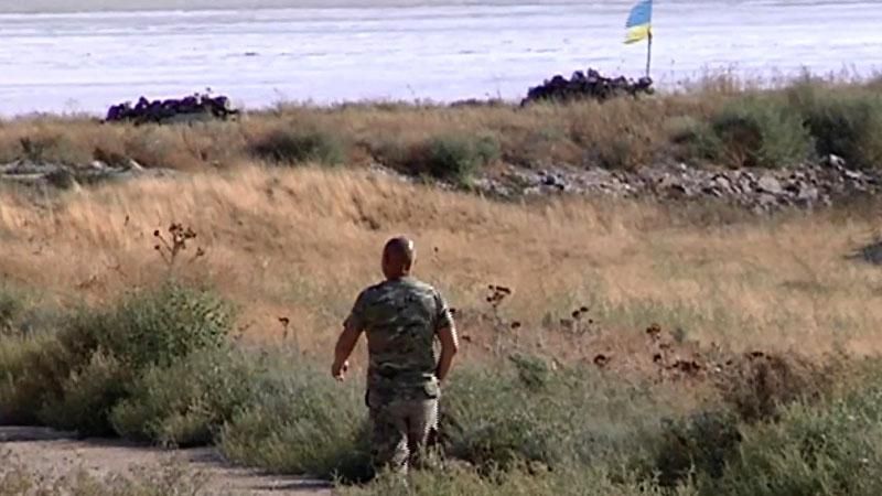 Версії затримання українських військових на кордоні з Кримом