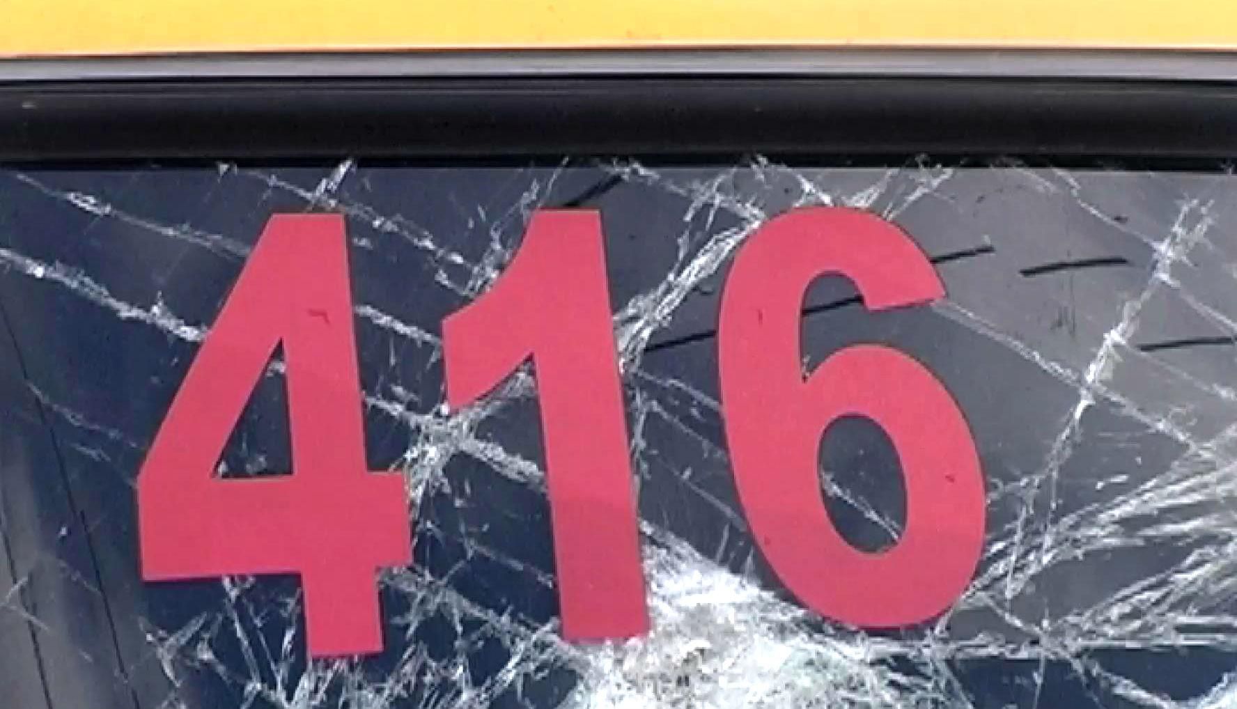 Маршрутка з пасажирами потрапила в аварію, є постраждалі Маршрутка з пасажирами потрапила в аварію, є постраждалі