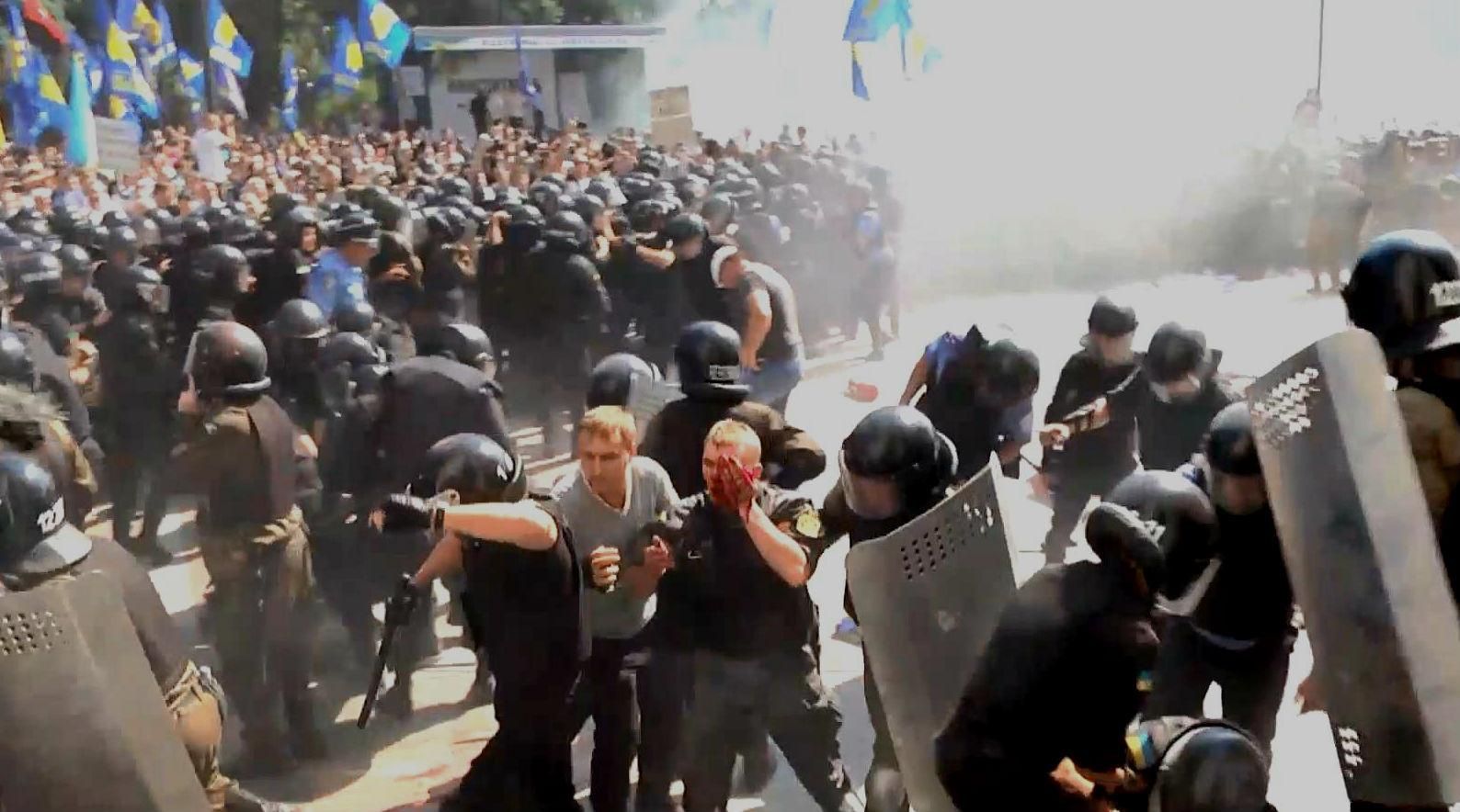 "Нет" балаклавам: в милиции хотят изменить правила проведения митингов