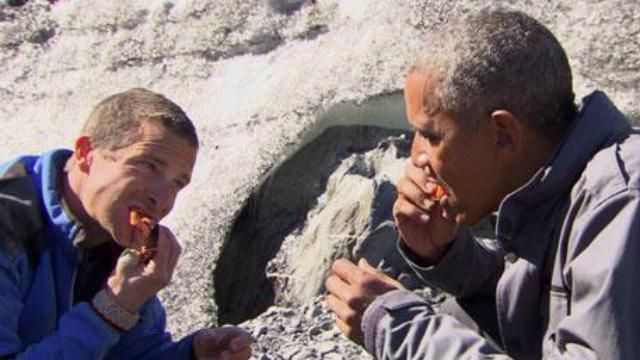 Обама покоряет сеть диким обедом на Аляске