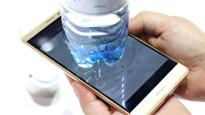 Китайці створили смартфон із вбудованими вагами, Toyota представила новий гібрид Prius Китайці створили смартфон із вбудованими вагами, Toyota представила новий гібрид Prius