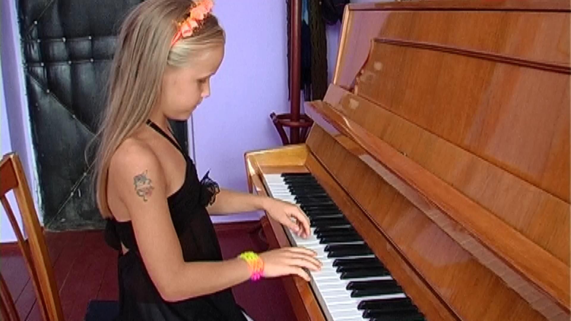 Чиновницькі розбірки підставили під удар дітей та вчителів Чиновницькі розбірки підставили під удар дітей та вчителів