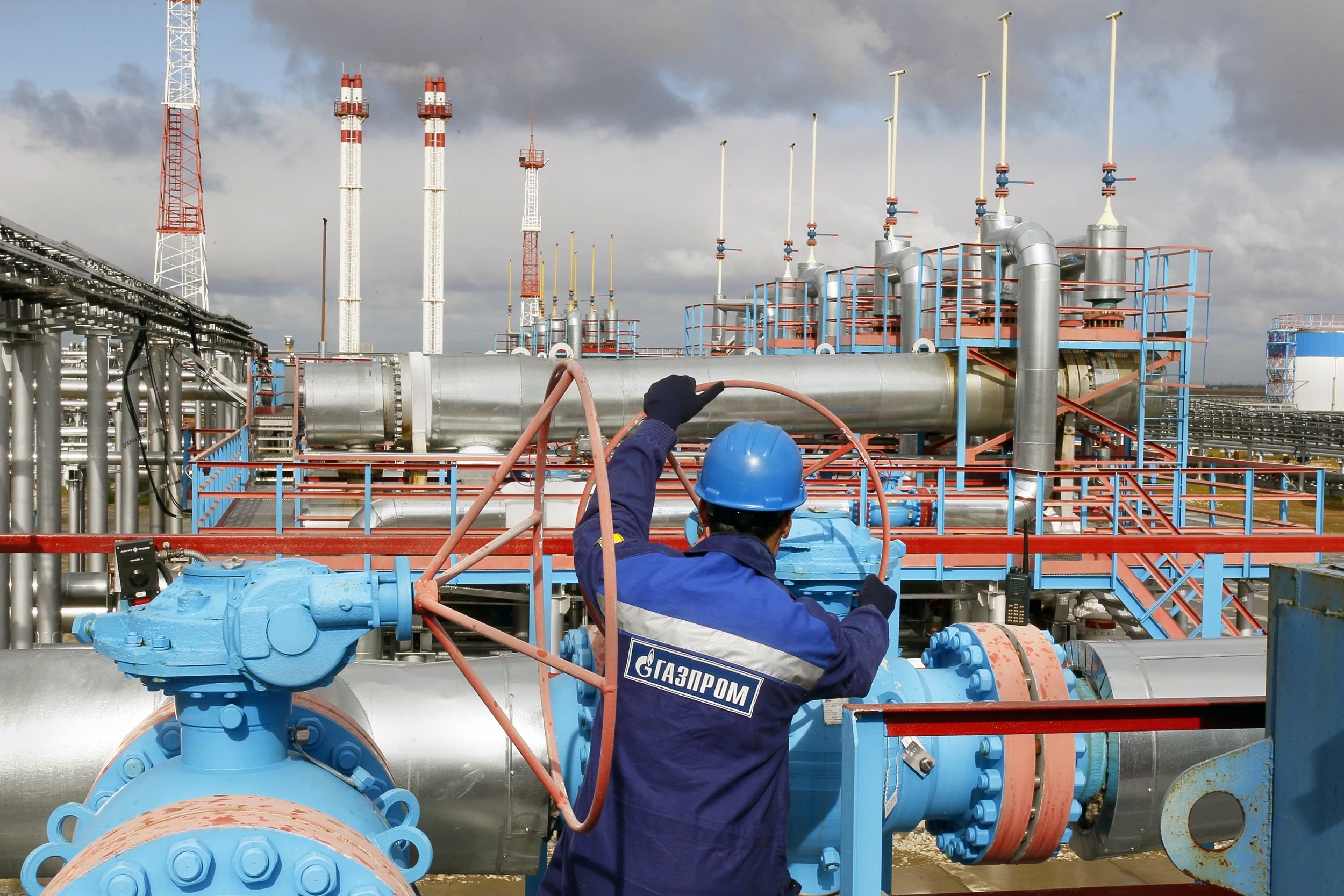 Цены на экспорт российского газа рекордно упадут