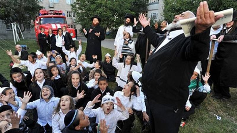 Приїзд хасидів в Україну — це… Ваша думка Приїзд хасидів в Україну — це… Ваша думка