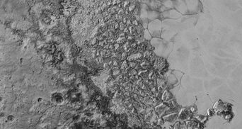 NASA оприлюднило детальні фото Плутона