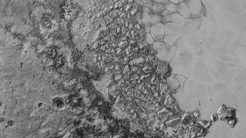 NASA обнародовало подробные фото Плутона