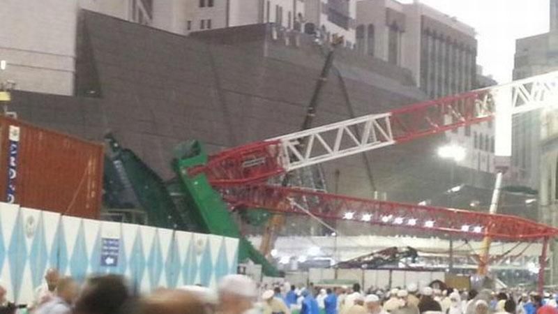 Кривава трагедія: головну мечеть Мекки задавив кран (18+) 