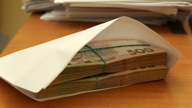 Парад хабарників у службі зайнятості: за добу впіймали вже другого Парад хабарників у службі зайнятості: за добу впіймали вже другого