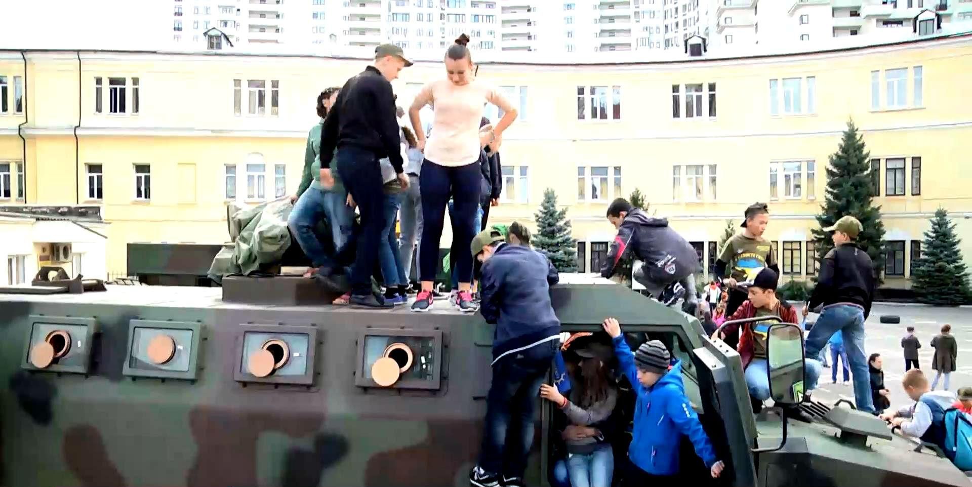 Підрозділ Нацгвардії влаштував для дітей патріотичний відпочинок Підрозділ Нацгвардії влаштував для дітей патріотичний відпочинок