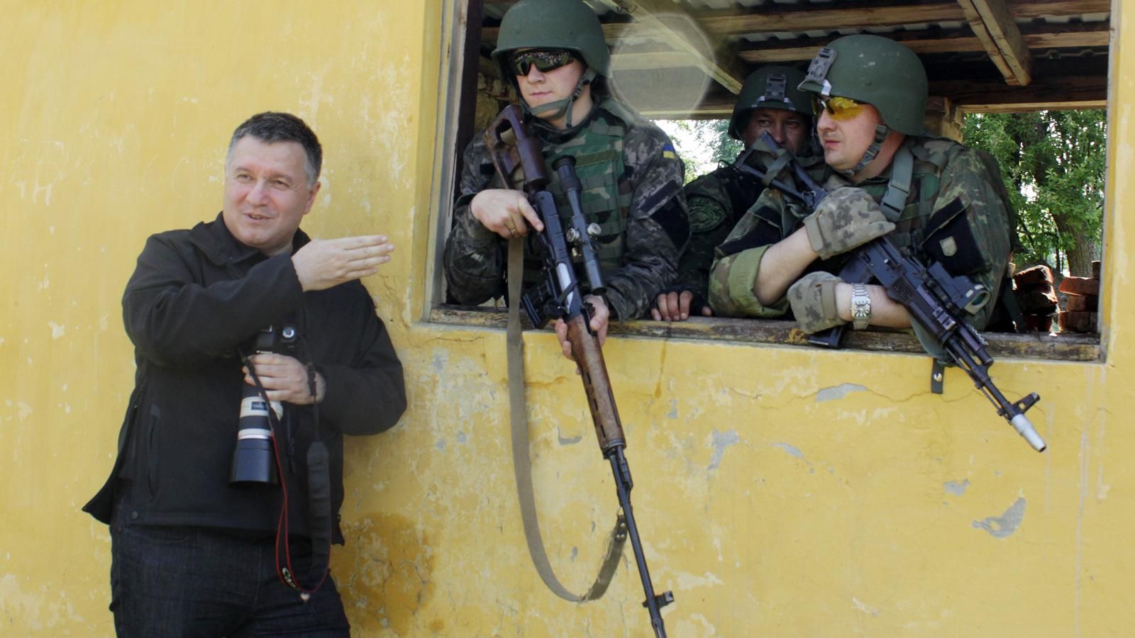 Аваков не собирается усиливать личную охрану Аваков не собирается усиливать личную охрану