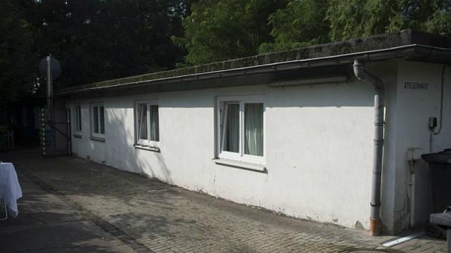 Африканских мигрантов "расквартировали" в концлагере Африканских мигрантов "расквартировали" в концлагере