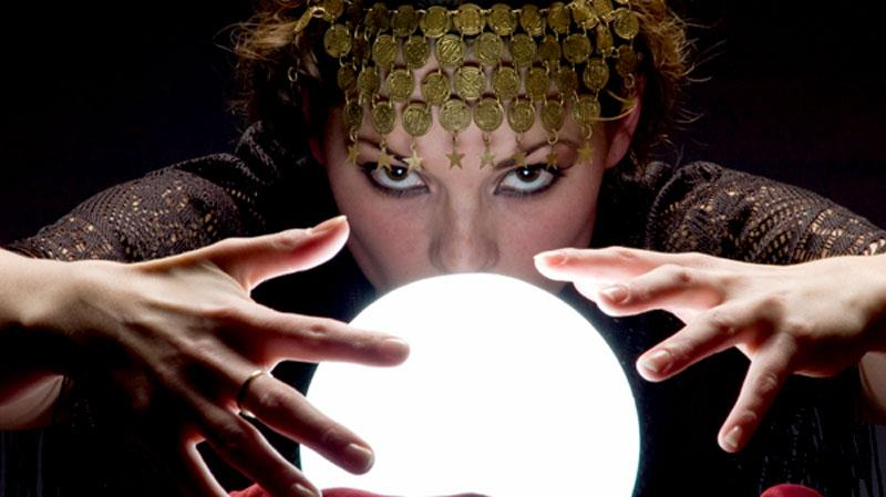 Гадалка "очистила" трем киевлянкам карму на 300 тысяч долларов