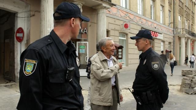 Поліцейський поділився потішною історією, як йому вперше пропонували хабар Поліцейський поділився потішною історією, як йому вперше пропонували хабар