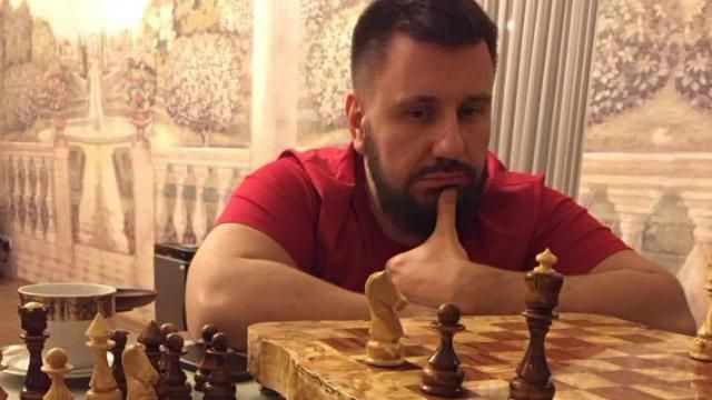 У час, коли скандального міністра розшукує СБУ, він готується до великої прес-конференції У час, коли скандального міністра розшукує СБУ, він готується до великої прес-конференції