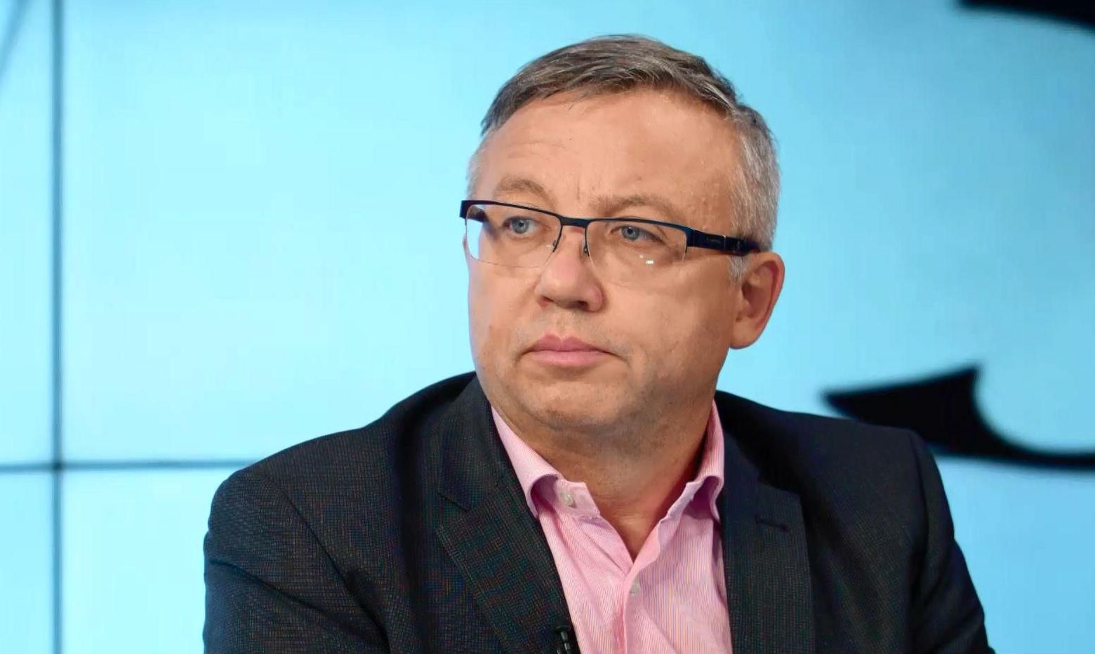 Нацбанк зробив великий вклад у падіння ВВП, — експерт Нацбанк зробив великий вклад у падіння ВВП, — експерт