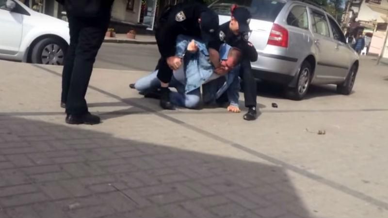 Поліція брутально затримала таксиста Поліція брутально затримала таксиста