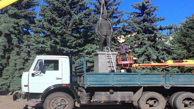 Ще один Ленін "пішов" з Донеччини Ще один Ленін "пішов" з Донеччини