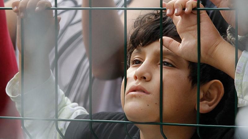 Беженцы пытались прорваться через венгерско-сербскую границу Беженцы пытались прорваться через венгерско-сербскую границу