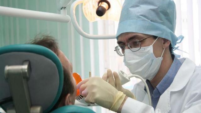 Пацієнт до струсу мозку побив стоматолога