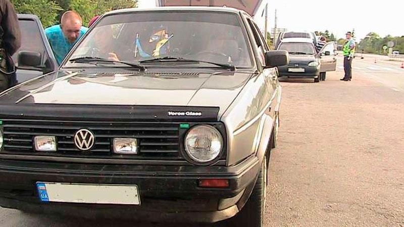 Під Києвом упіймали чоловіка з арсеналом зброї Під Києвом упіймали чоловіка з арсеналом зброї